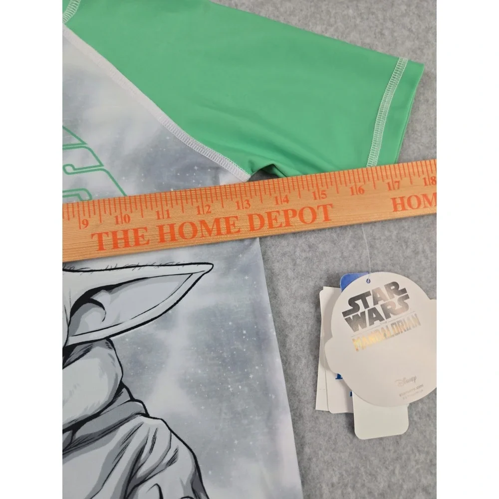Star Wars Bathing Suit Boys 2 pc Swim Set‎ Size Large Rash Guard Top Trunks NWT